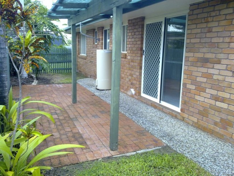 2/9 Kawana Close, Kawana QLD 4701